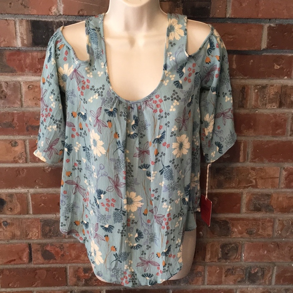 Mossimo Cold Shoulder Flowy Top in Jade Isle Green
